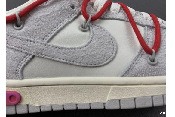 O-W Lot DJ0950-103 Dunk Low Nike 40 1010
